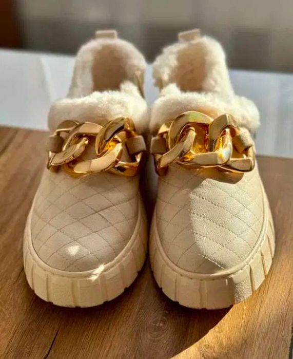 Pantofi cu interior din blană, mărimea 36-37