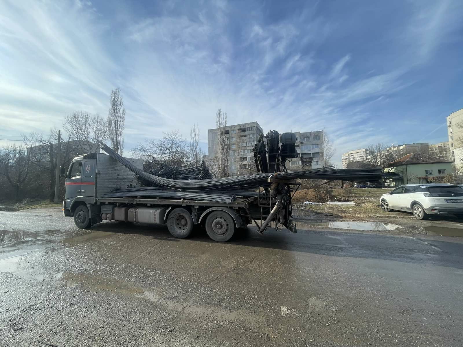 Камион с кран за София и страната