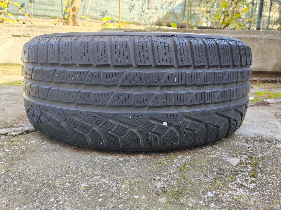 215/50/17 1бр.Pirelli Зимна гума