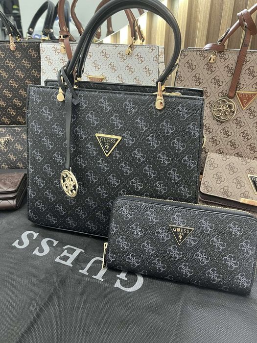 Guess различни модела в различни цветове