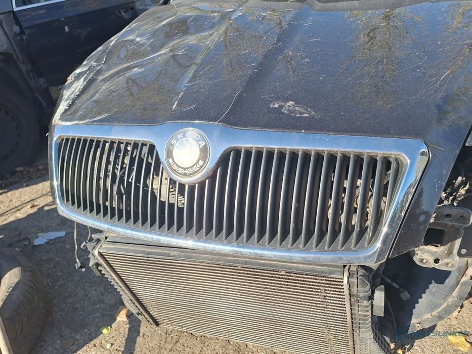 Grila capota SKODA OCTAVIA 1Z3 2004 - 2008