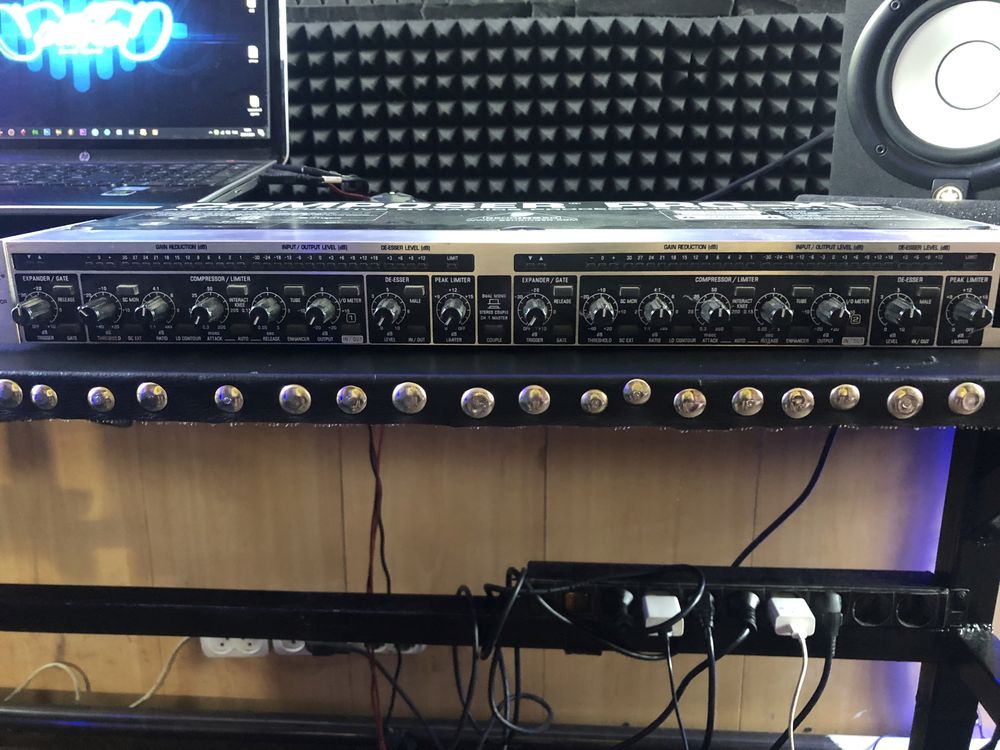 Усилитель Behringer MDX2600 COMPOSER PRO-XL