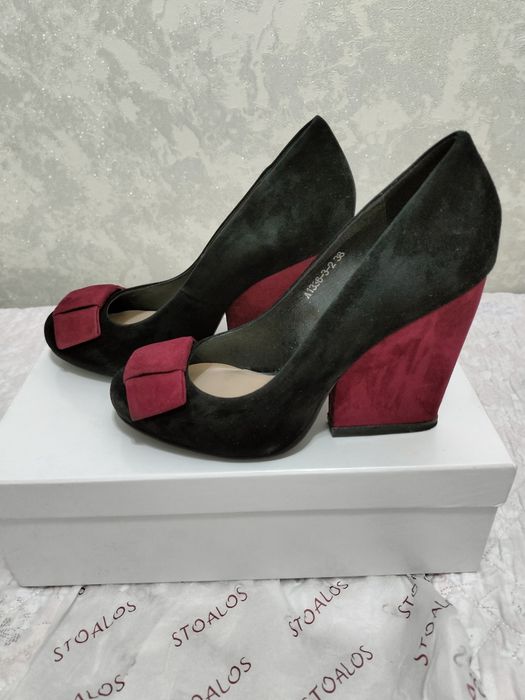 Продам новые  натуральные замшевые туфли