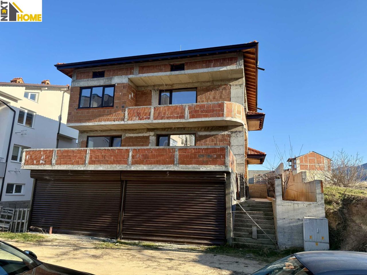 Продава се Къща в Асеновград - 400 кв.м за 863 €/кв.м - Снимка #2