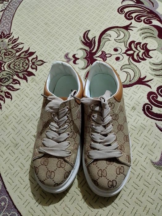 Кросовка 36рр б/у