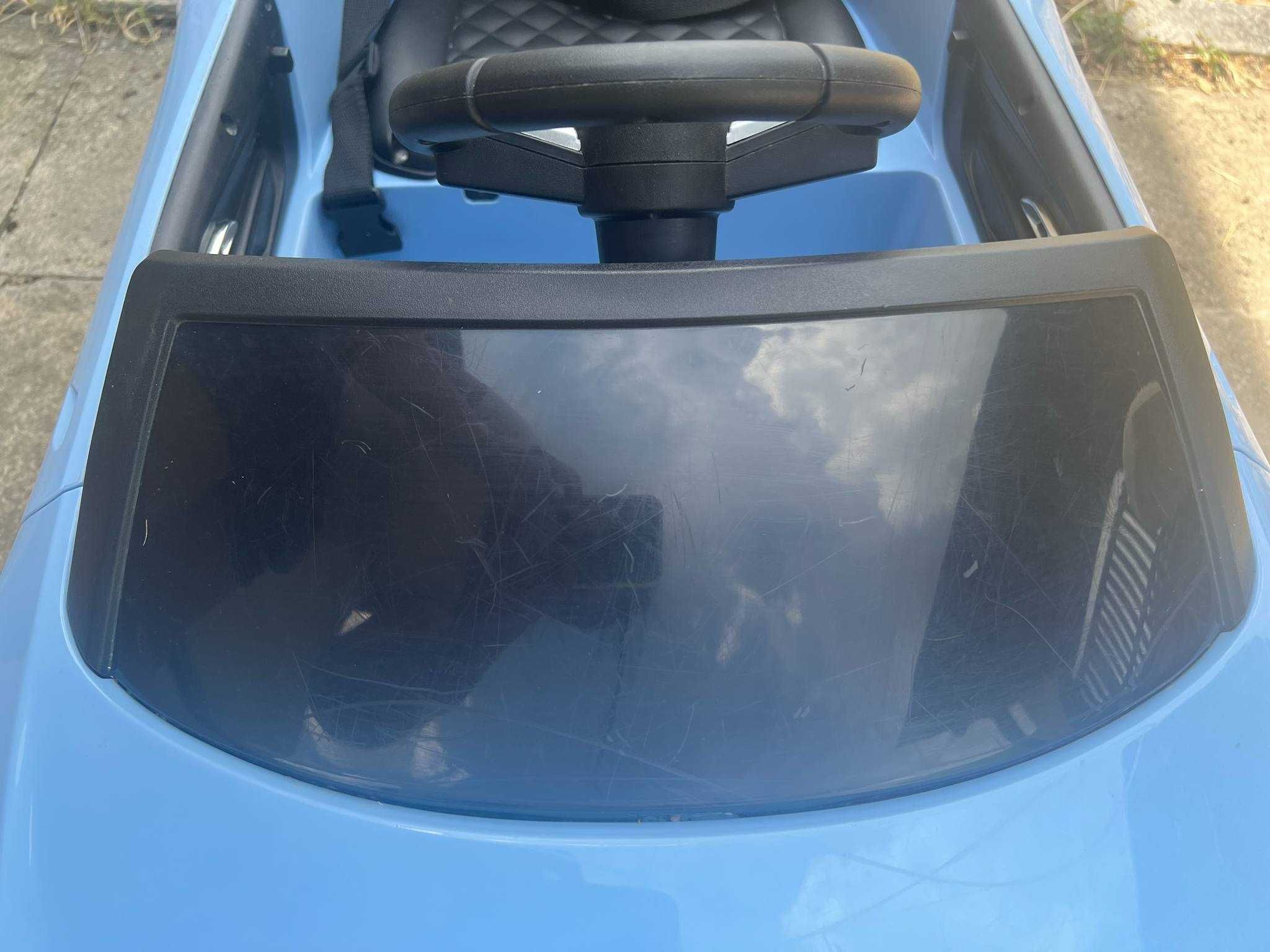 Dетска акумулаторна кола Chipolino Audi R8 Spyder – синя