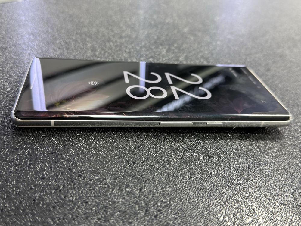 Телефон Google pixel 6