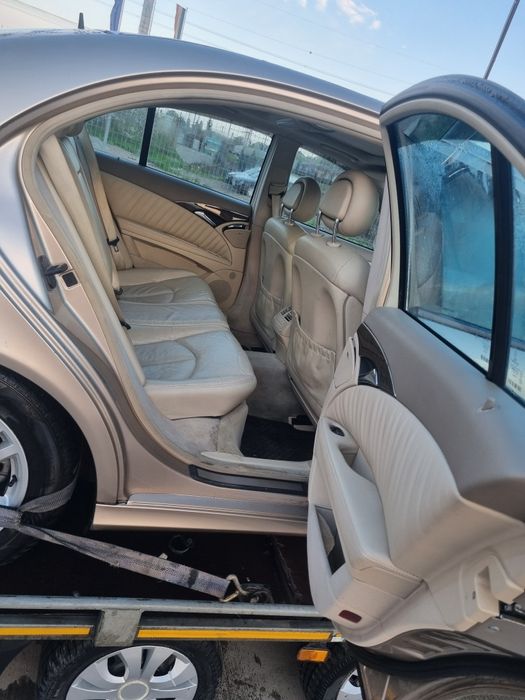 dezmembrez  Mercedes Benz E 320