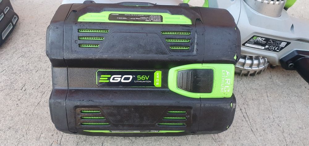 Trimer pe bateri .56v. pentru gard viu