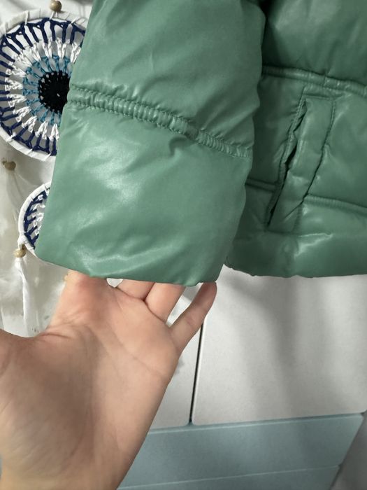 Vand geaca groasa firma benetton marimea 90 cm