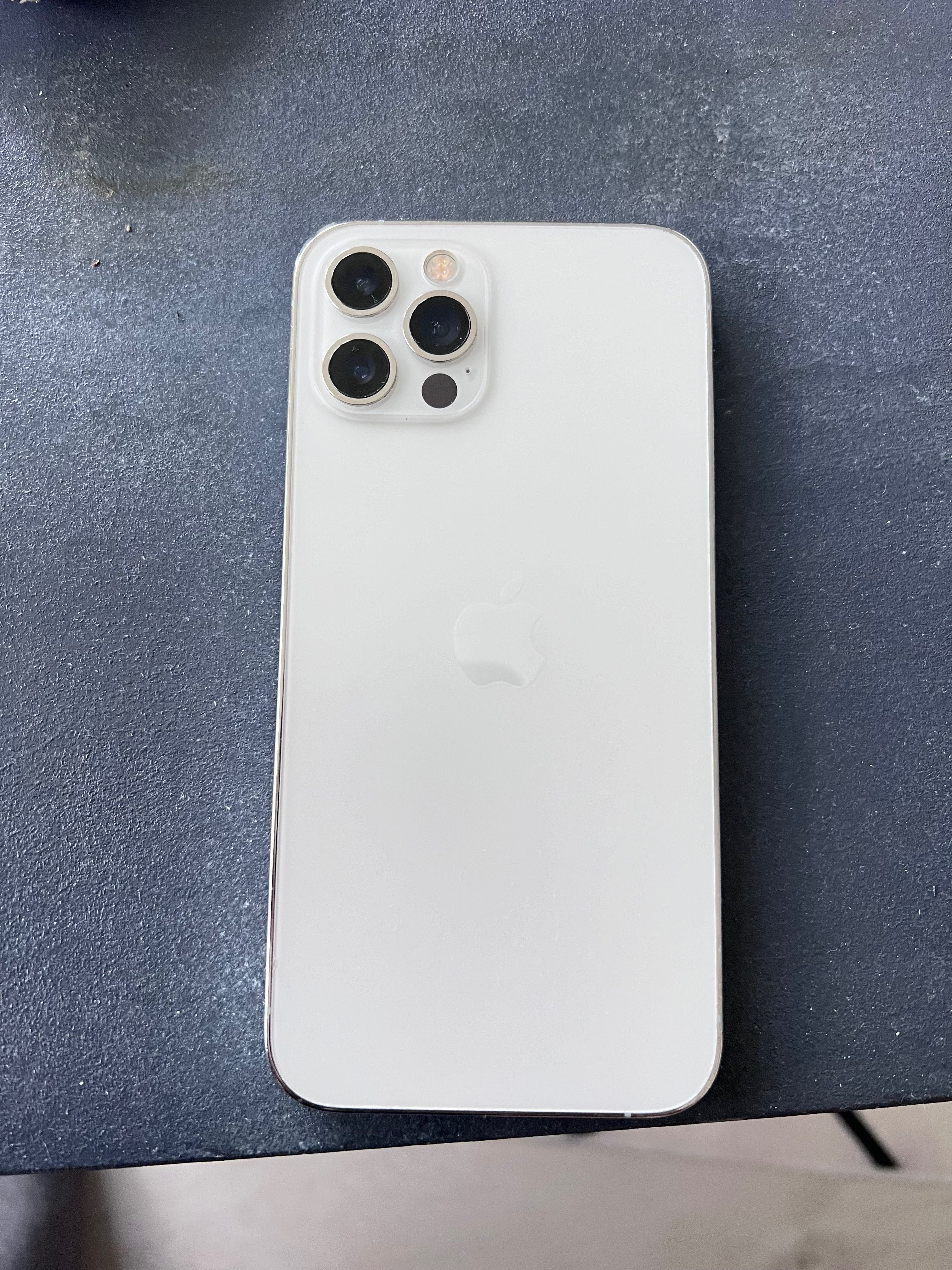 İphone 12 pro white като нов