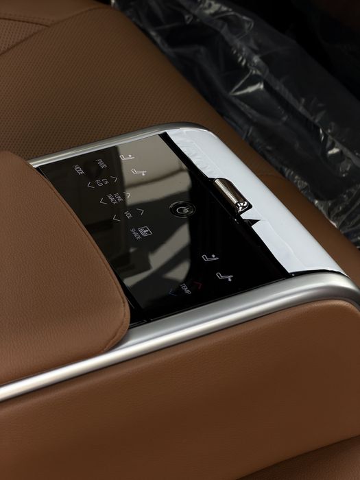 Toyota Camry Hybrid Limited 2025