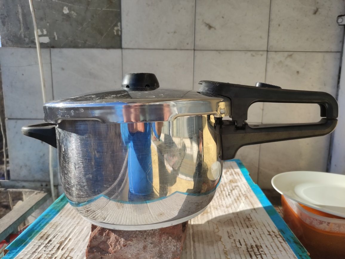 Висококачествена тенджера под налягане  Steinbach FISSLER