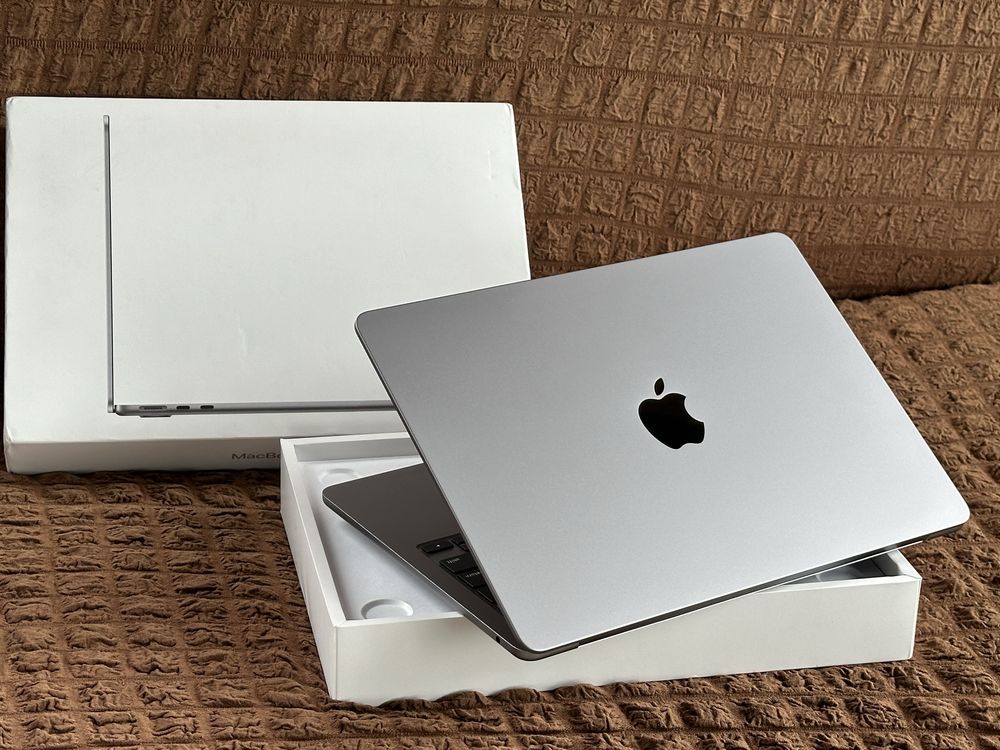 Новый MacBook Air 2022 Chip M2 13.6-inch/емкость100%/SSD256GB/8GB RAM