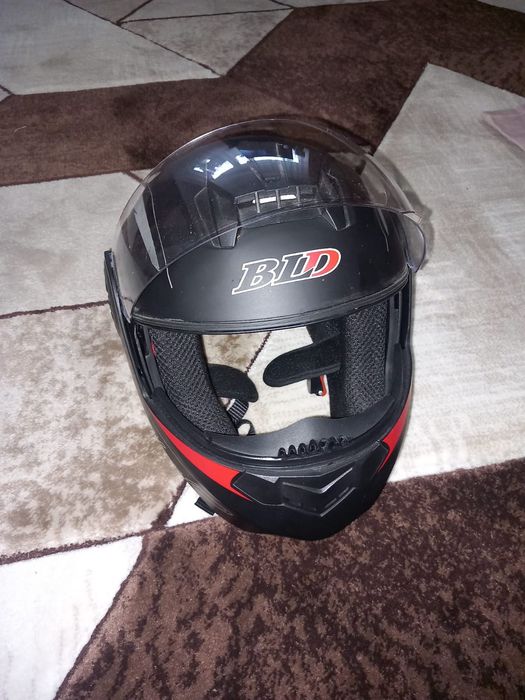 Vând Urgent Geaca motocicleta și casca