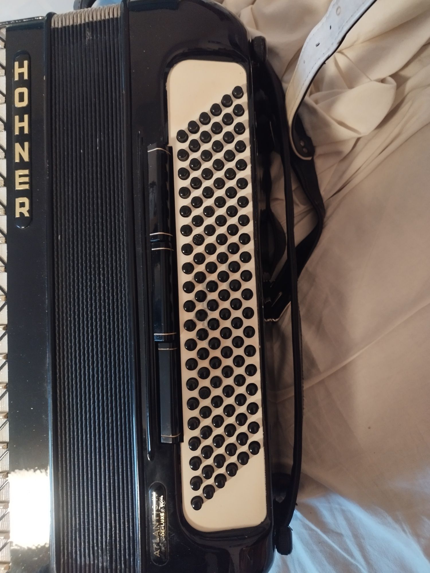 Акордеон HOHNER atlantic lV