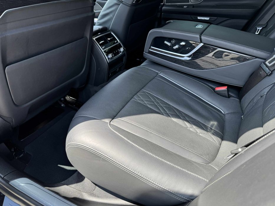 BMW 740d X Drive