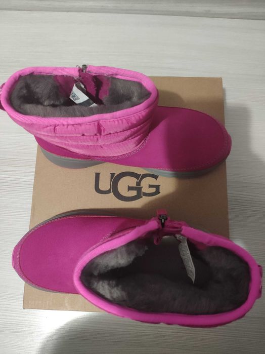 Водоустойчиви детски ботушки/боти марка UGG номер 32