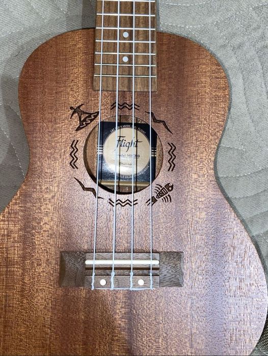 Продаётся укулеле