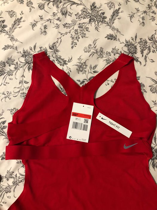 Червен бански nike