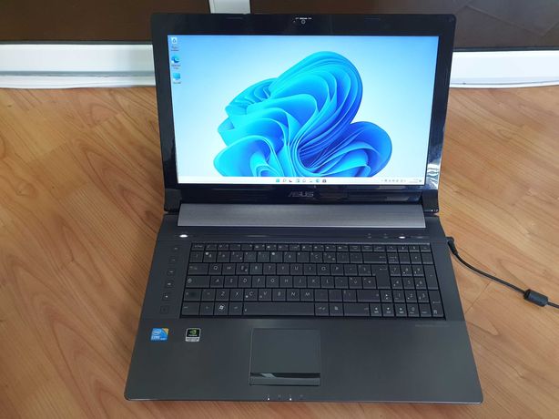 Laptop gaming ASUS cu procesor i5-webcam-USB 3.0 Windows 11
