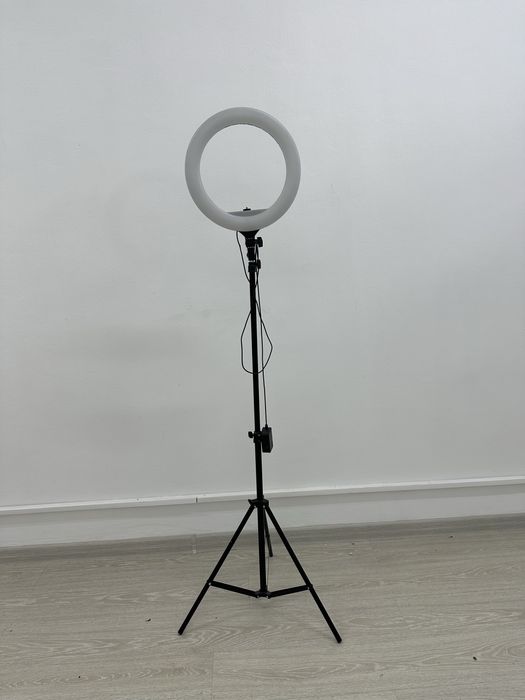 Кольцевая лампа со штативом
