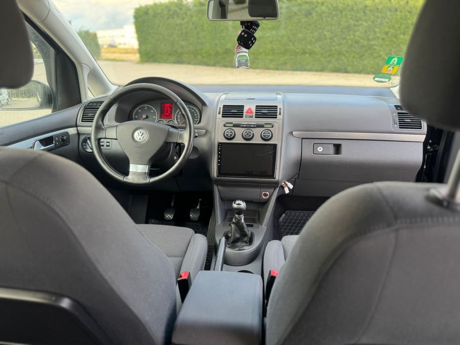 Vând VW Touran 2.0 Diesel 7 Locuri