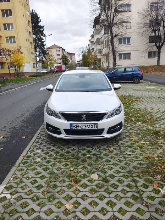 Vând Peugeot 308. Citiți cu atenție descrierea.