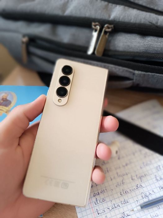 Samsung z fold 4 12/512