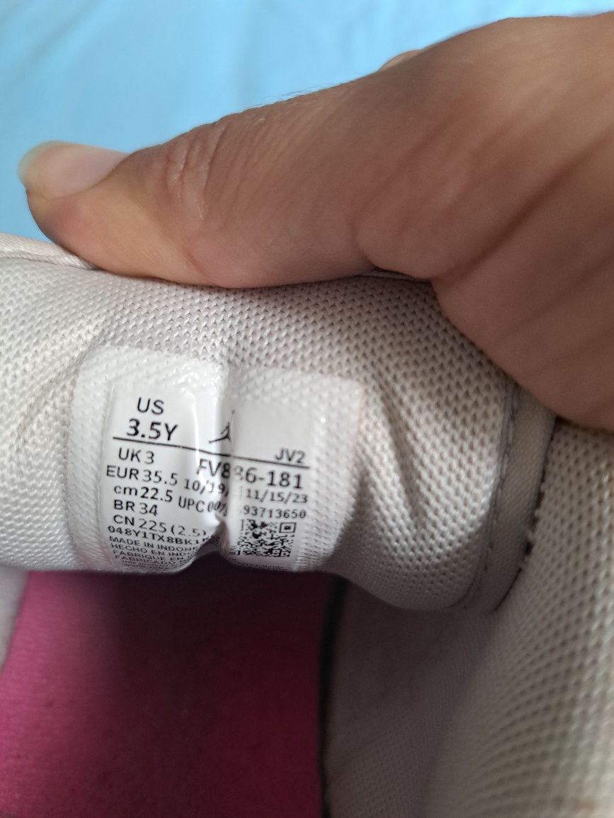 Маратонки за момиче Nike Air Jordan
