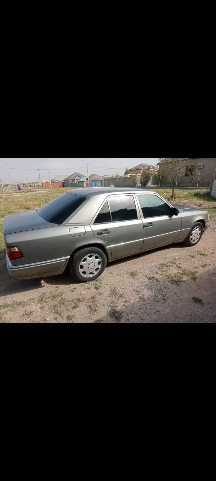 Продам машину Mercedes-Benz 2200