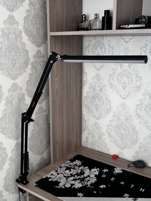 Светильник с кронштейном