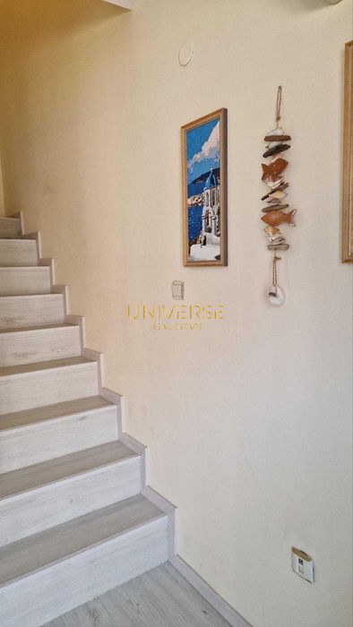 Двуетажна къща с апартамент 2+1 в затворен комплекс в Свети Влас.#5312