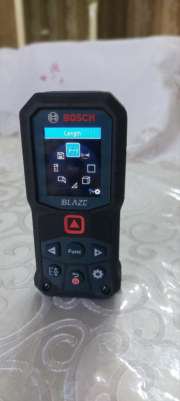 Bosch orginal lazerni metr GLM 165-22  sotiladi