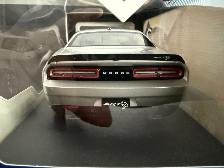 Macheta Dodge Challenger 1/18 Solido