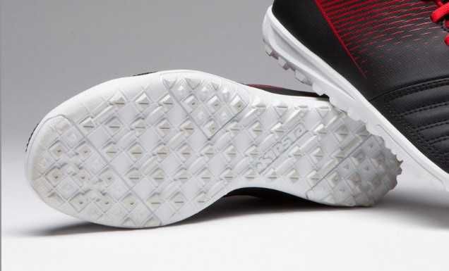 Нови детски футболни маратонки / кецове KIPSTA, 37 номер