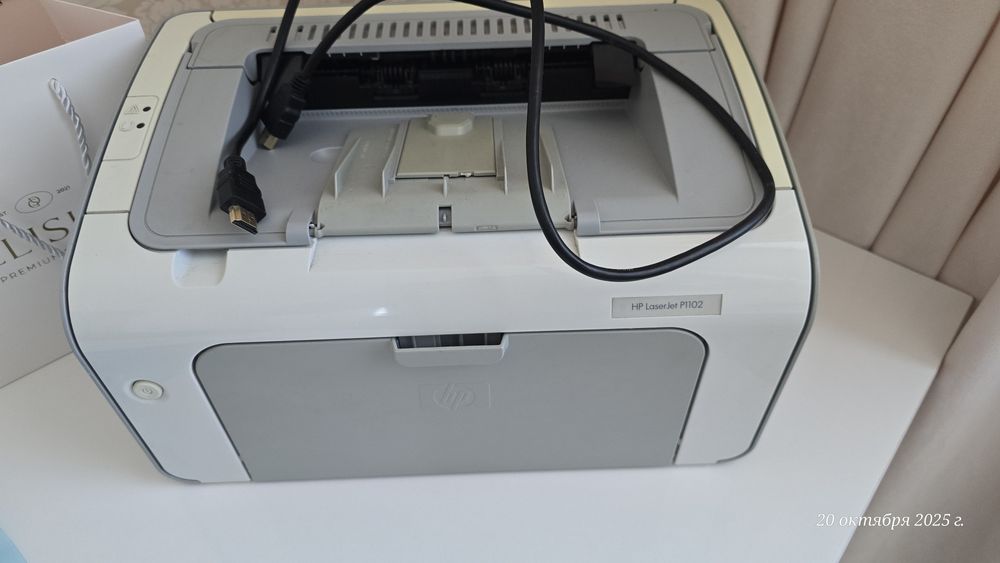 Продам принтер HP Lazer jet P1102