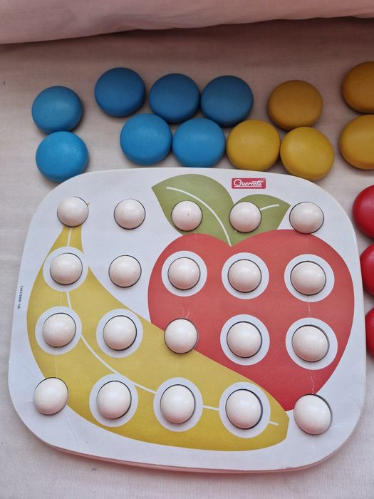 Детски играчки - дървен паркинг за коли и мозайка за подреждане