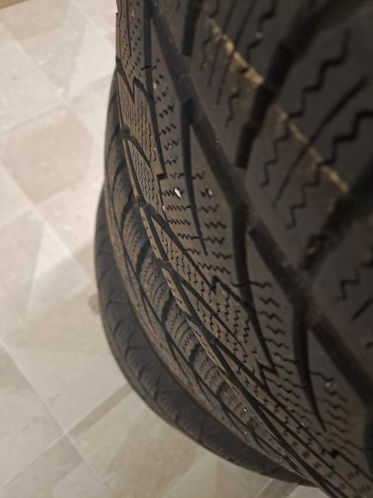 Зимни гуми 195/60R15