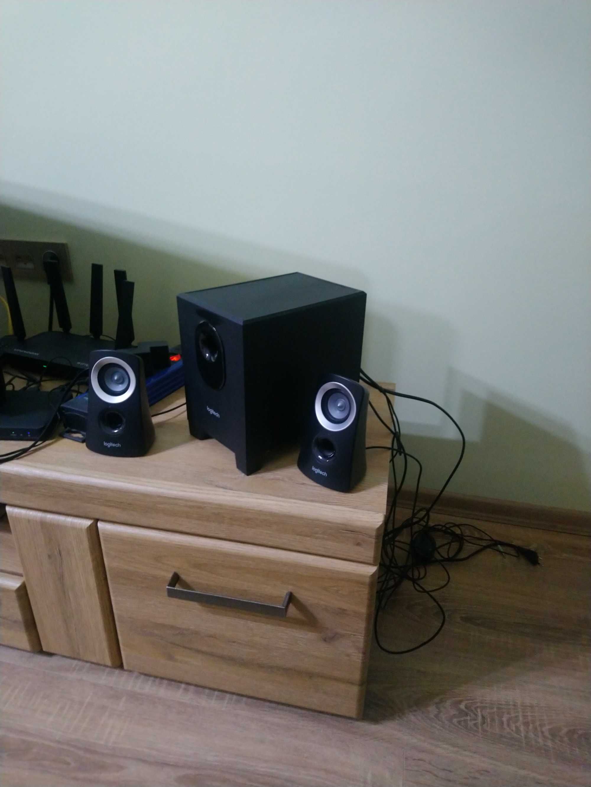 Logitech Z313 Speaker System with Subwoofer