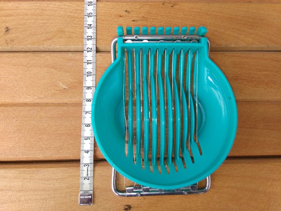 Feliator oua din plastic, lame otel, albastru