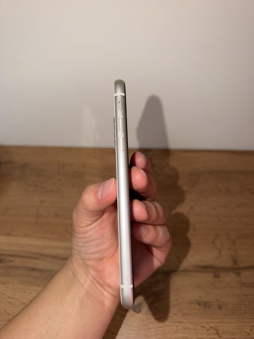 iPhone 11 [128GB] — отличное состояние, работает без нареканий!