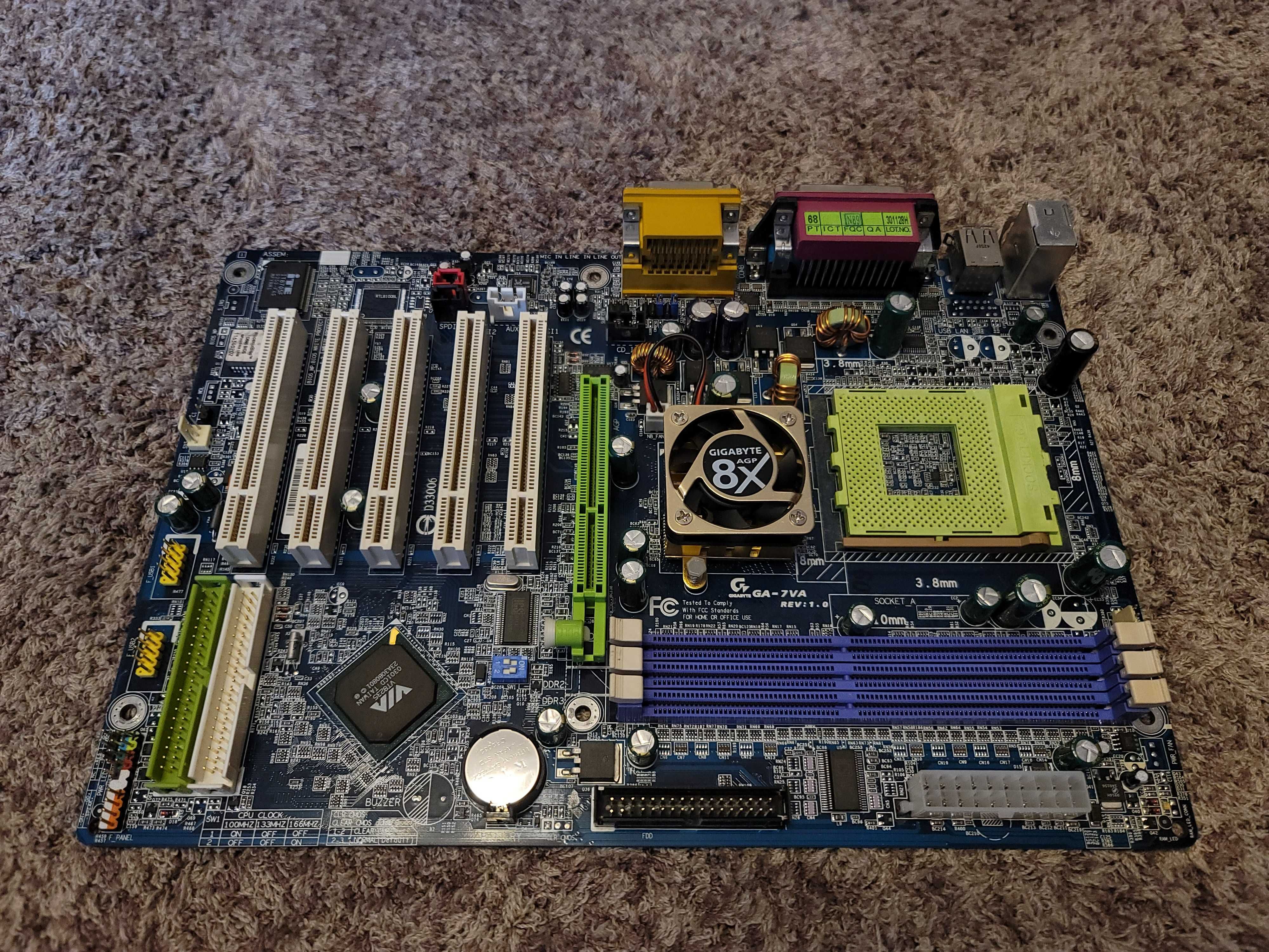 Placa de baza de colectie Gigabyte GA-7VA Socket A