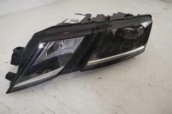 Фар Ляв Оригинален Led Повреден Шкода Октавия 3 [фейслифт] Ляв оригина