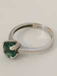 Inel aur alb 14k 1,93 gr cu smarald natural 1.04 ct
