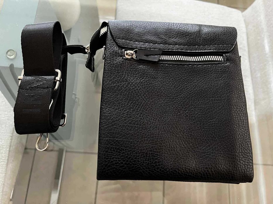 Кожена чанта на Giorgio Аrmani