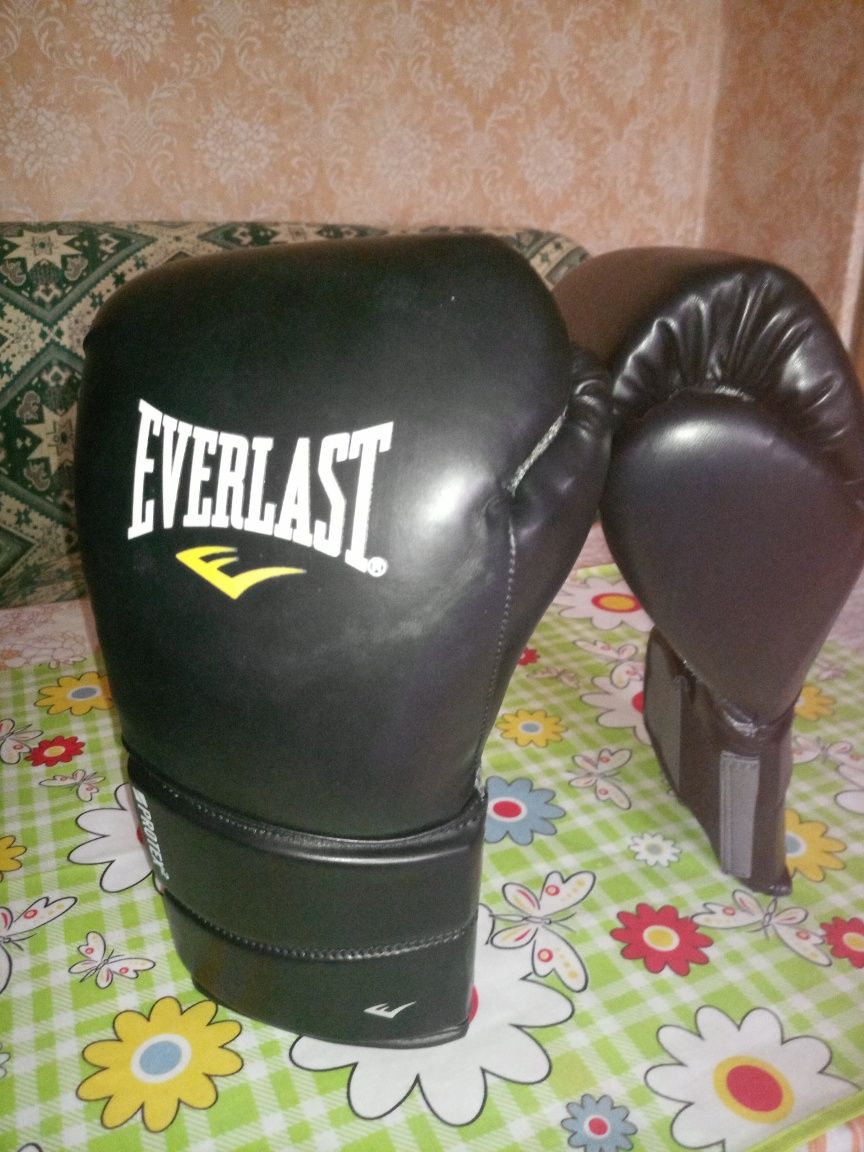 Боксови ръкавици Everlast-Protex-Training-Gloves