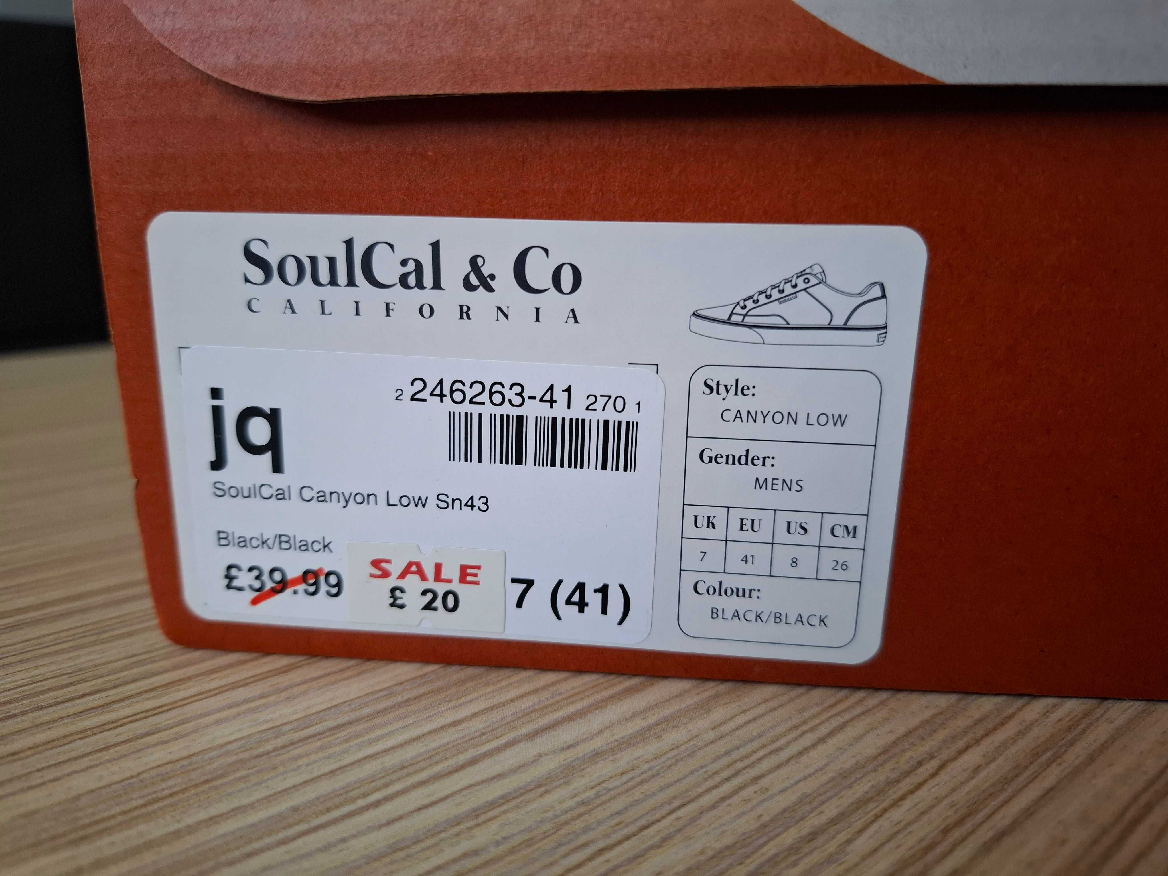Нови черни кецове SoulCal