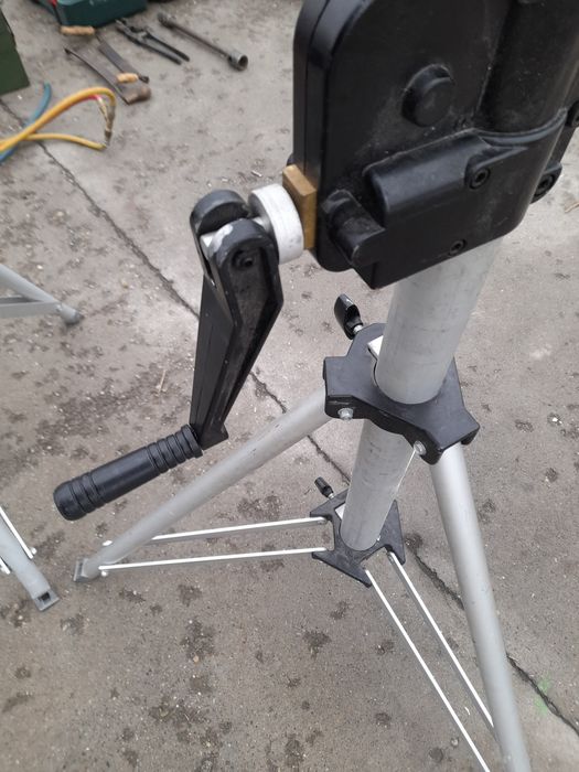 Set 2 trepiede  telescopice pentru lumini,constructii(ca hilti,festool