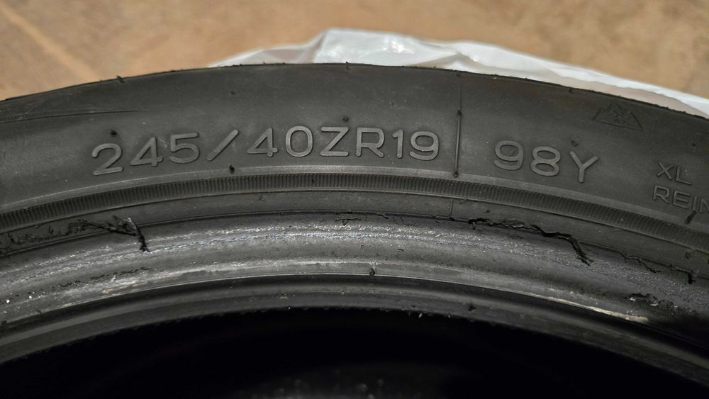 4x 245/40 R19 98Y M+S XL anvelope ALL SEASONS ca si nou 7-8mm DOT 2024